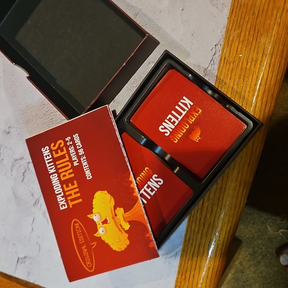 ๐3/$25๐ Exploding Kittens Card Game - Picture 3 of 3